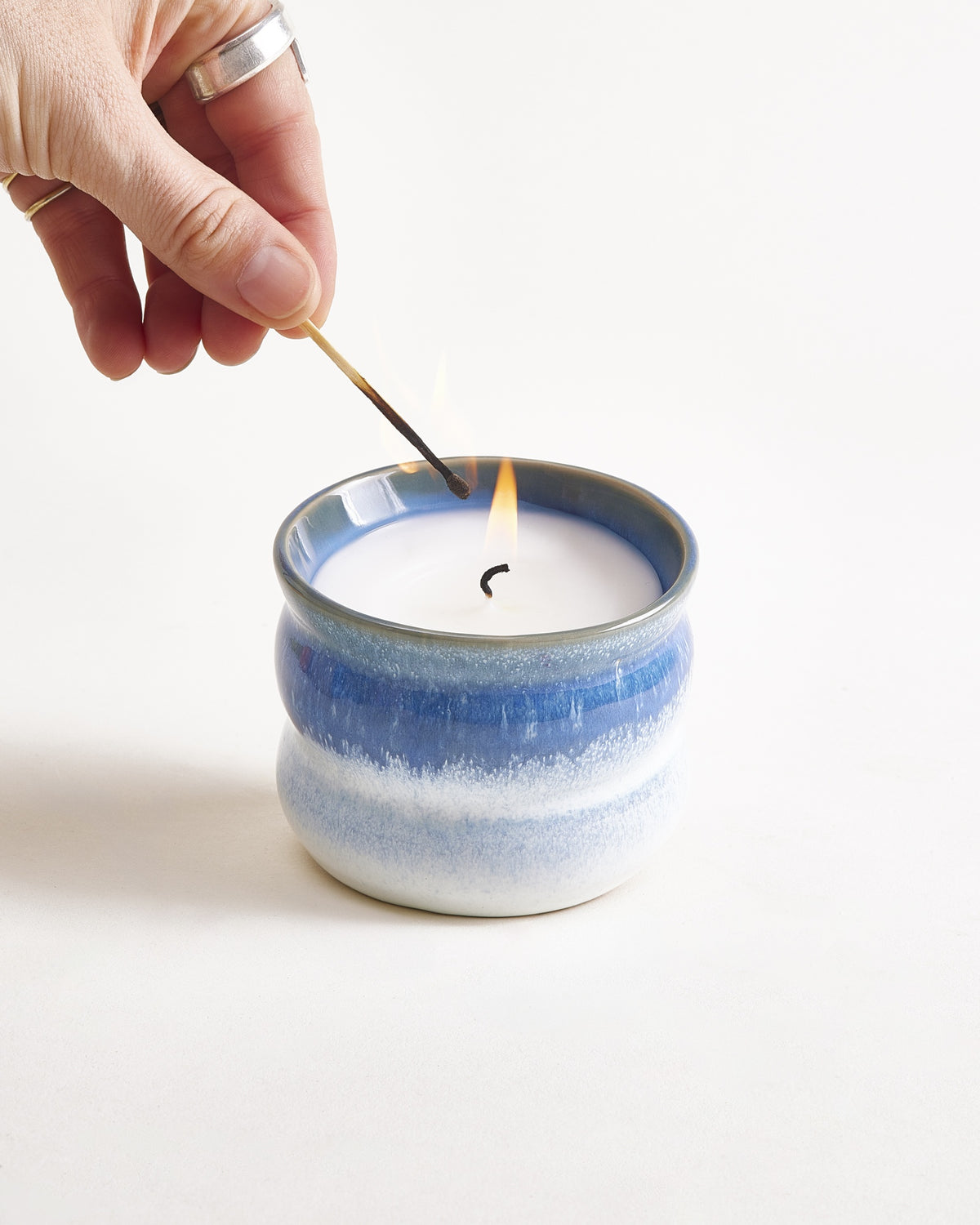 Ombra Duftkerze Ocean Breeze dunkelblau hellblau