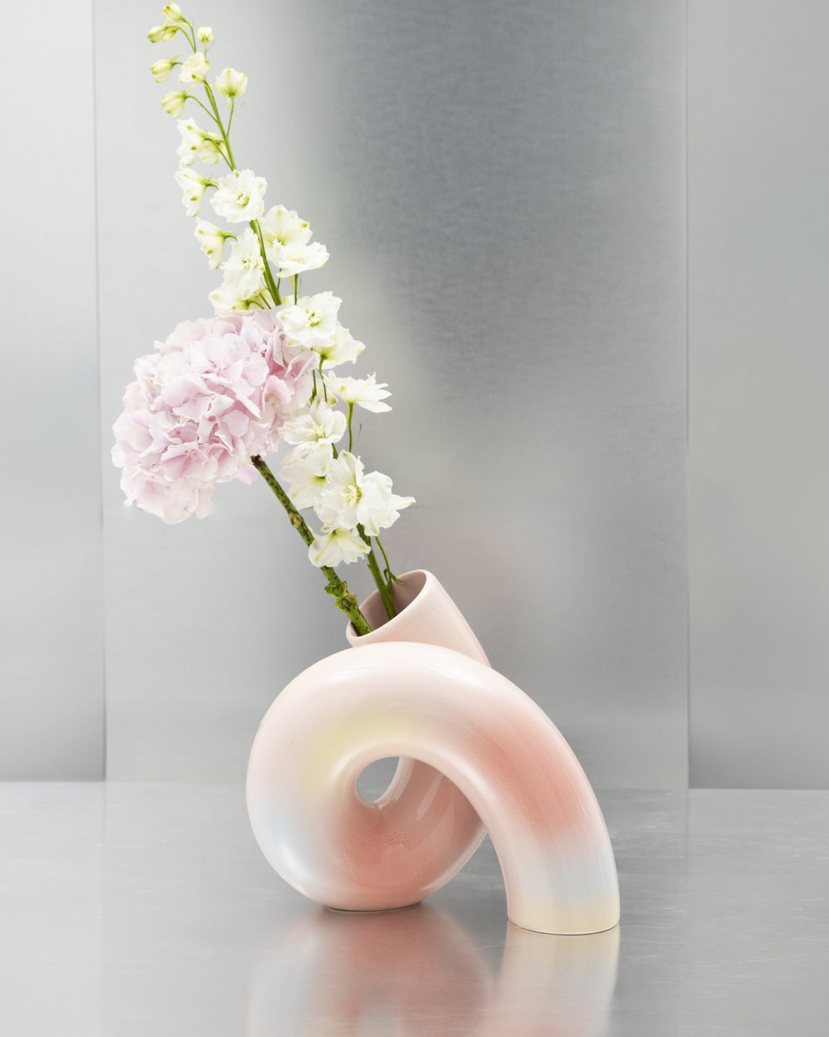 MaM x Ju Schnee Vase L rosa gelb blau