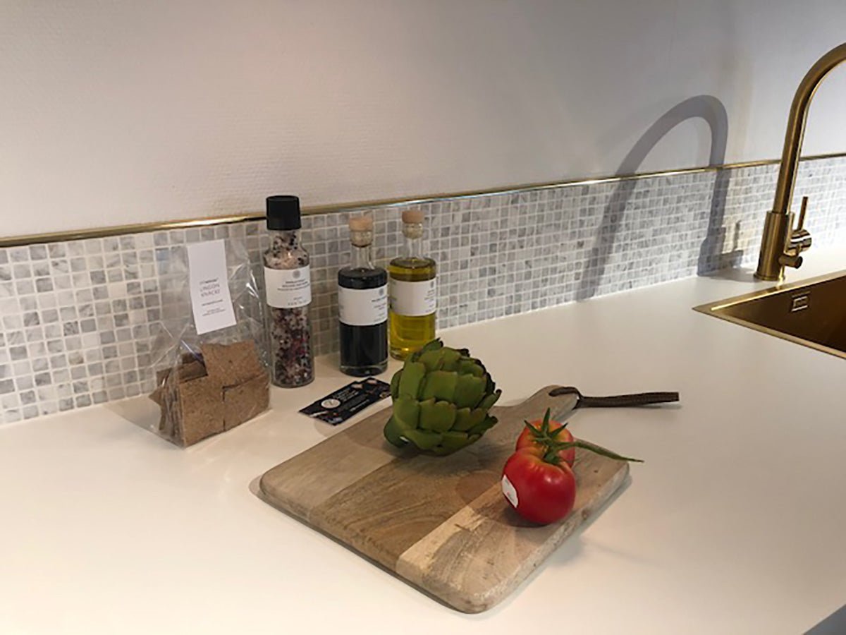 Naturstensmosaik White Marble Vit 15x15 MM - tidlöst - KakelExpress